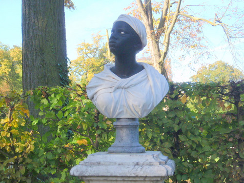 Bust of Afrikan.